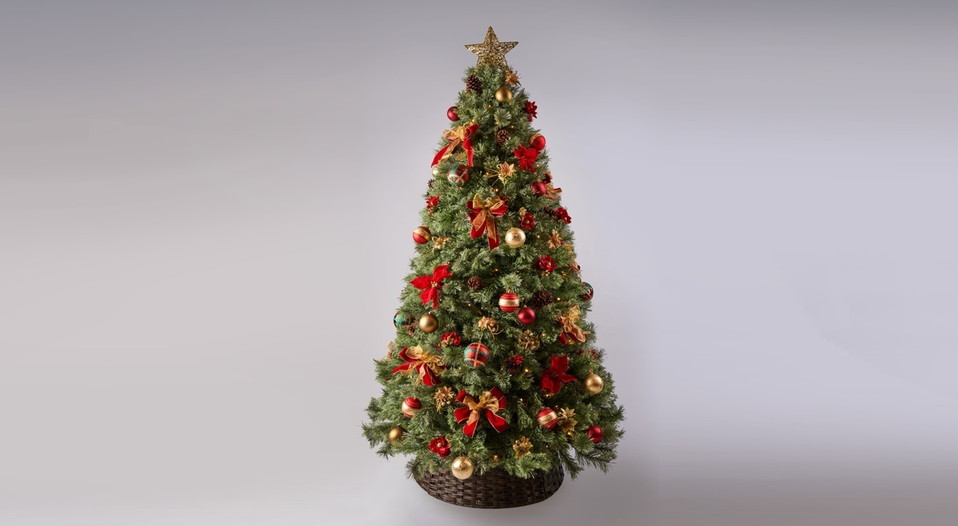 9 decorate christmas tree done