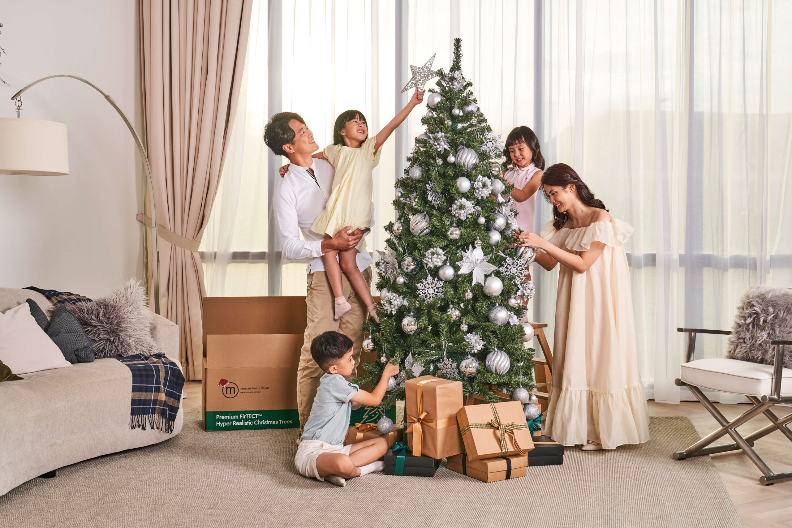 christmas tree with family in malaysia (2)